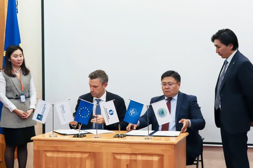 ОЛОН УЛСЫН ЭРХ ЗҮЙН ХӨГЖЛИЙН БАЙГУУЛЛАГАТАЙ ХАМТРАН АЖИЛЛАХ САНАМЖ БИЧИГ БАЙГУУЛЛАА